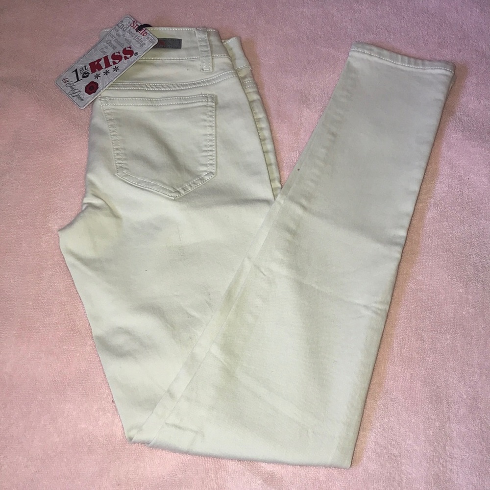 White skinny jeans